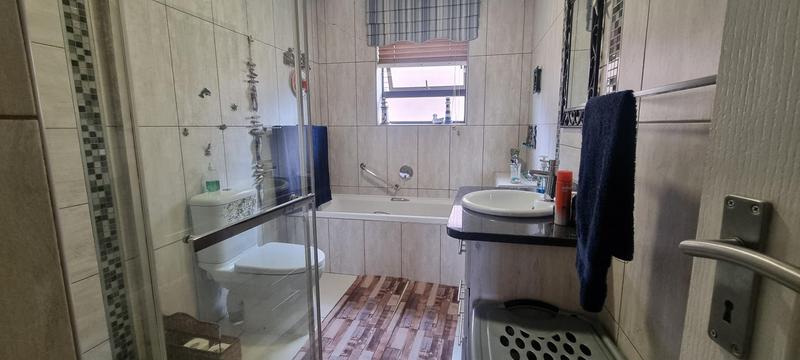 3 Bedroom Property for Sale in Reebok Western Cape